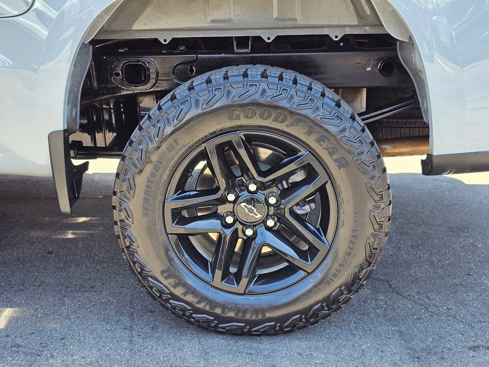 Used 2024 Chevrolet Silverado 1500 LT Trail Boss w/ LPO, Dark Essentials Package AWD/4WD image 9