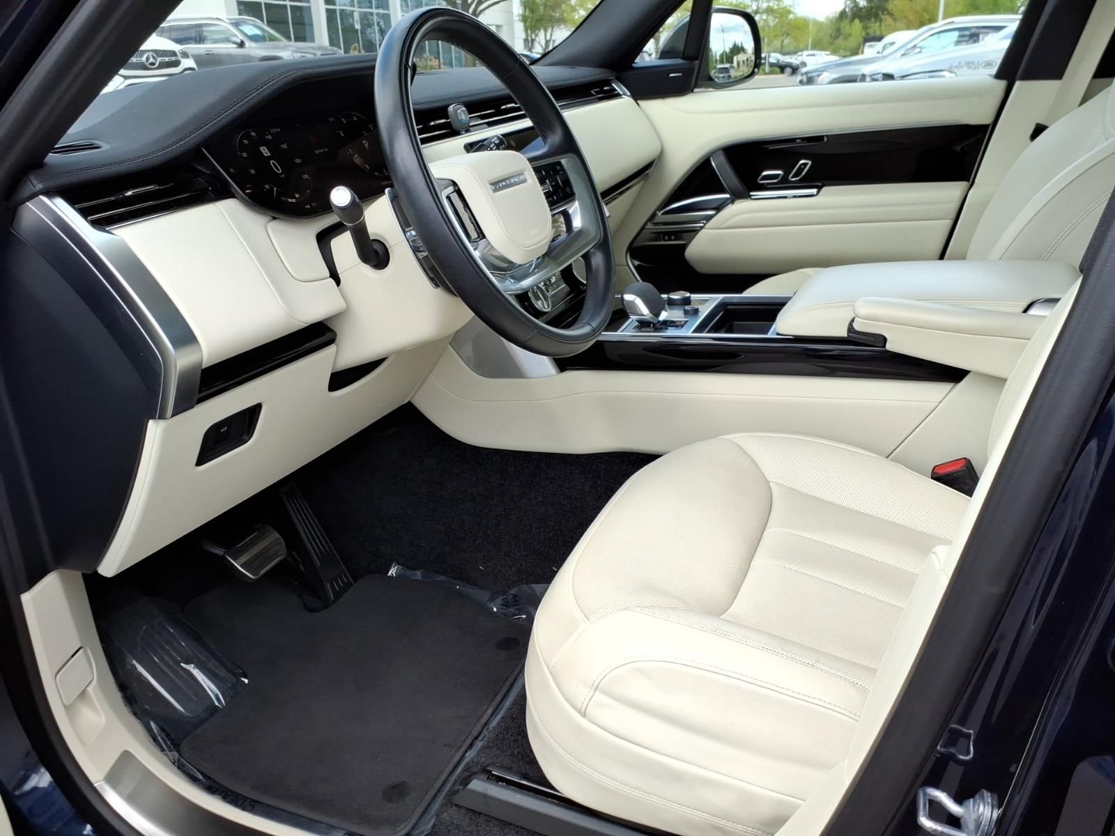 Used 2023 Land Rover Range Rover SE AWD/4WD image 11