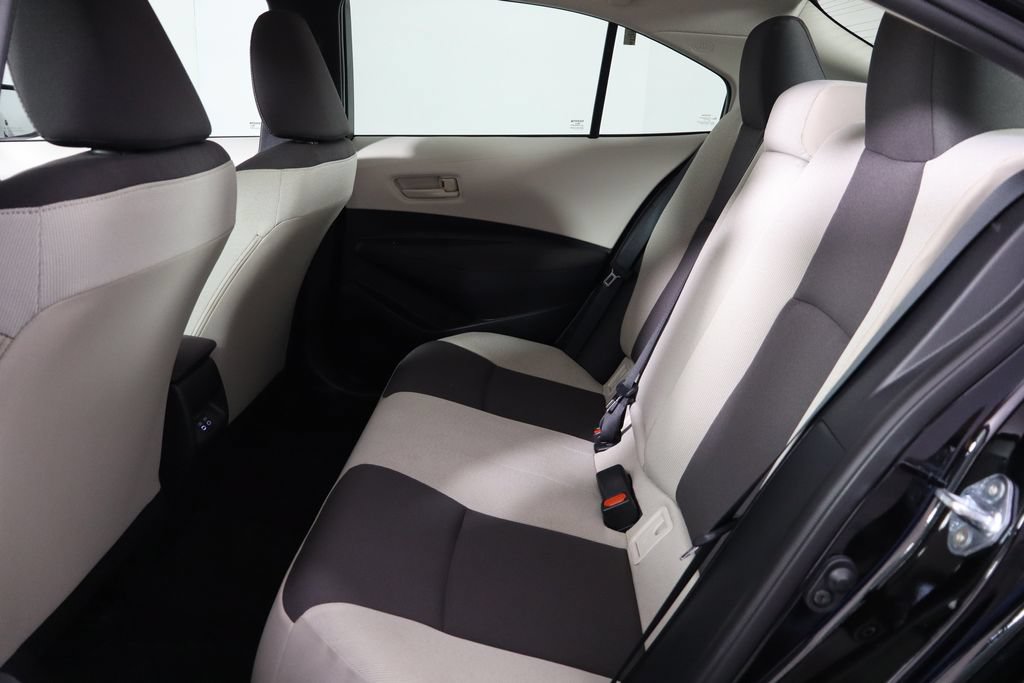 Used 2025 Toyota Corolla LE FWD image 17