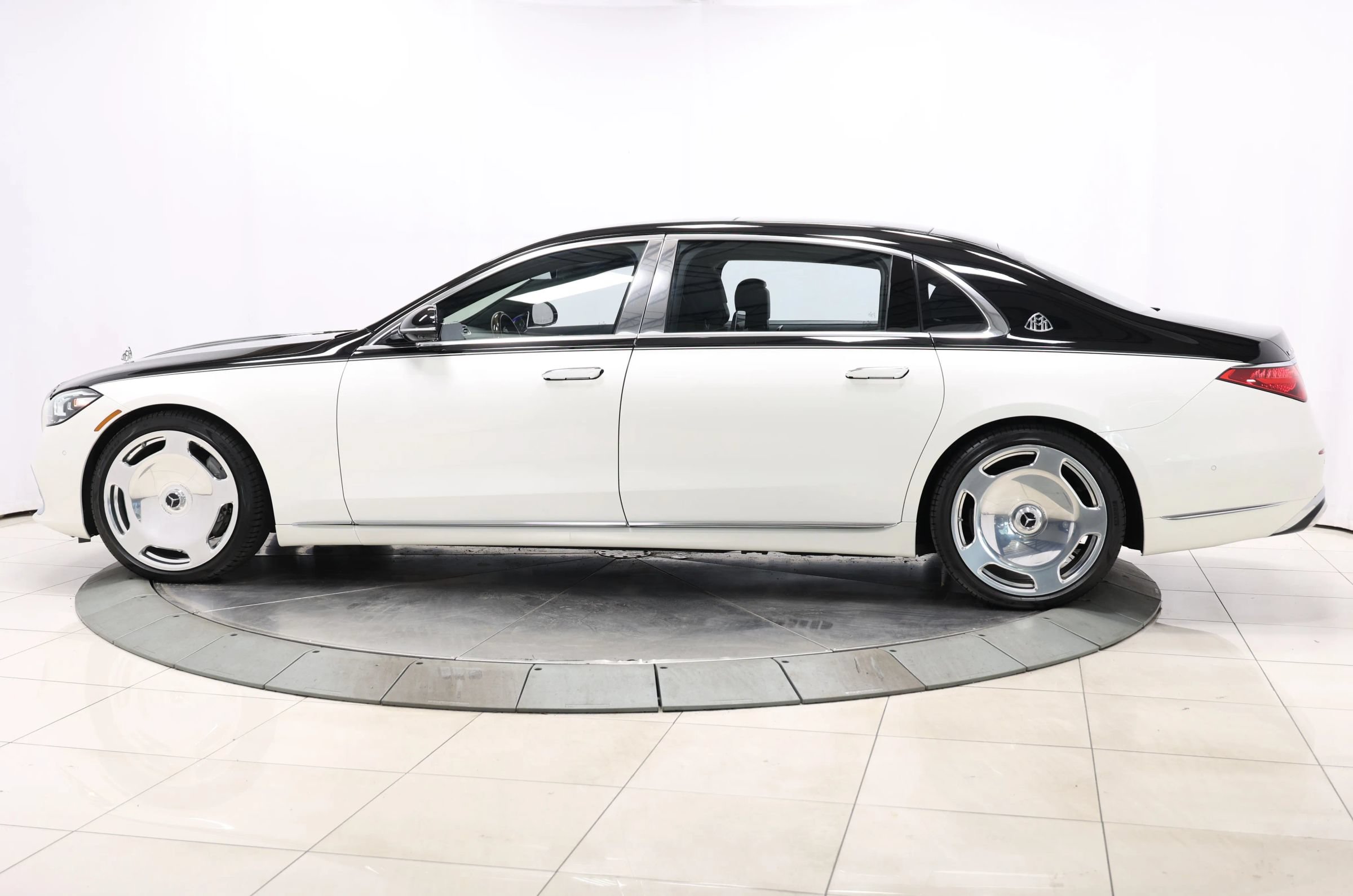 Used 2021 Mercedes-Benz Maybach S 580 4MATIC image 10