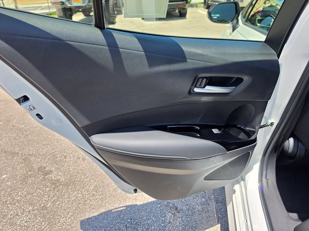Certified 2025 Toyota Corolla SE w/ SE Package FWD image 30