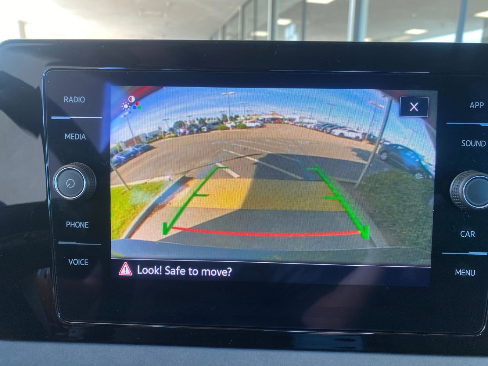 Used 2025 Volkswagen Jetta SE image 24