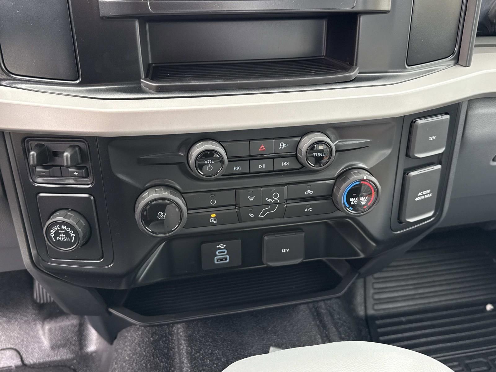 New 2026 Ford F250 XL w/ XL Chrome Package image 18