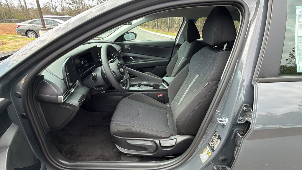 New 2026 Hyundai Elantra SE image 9