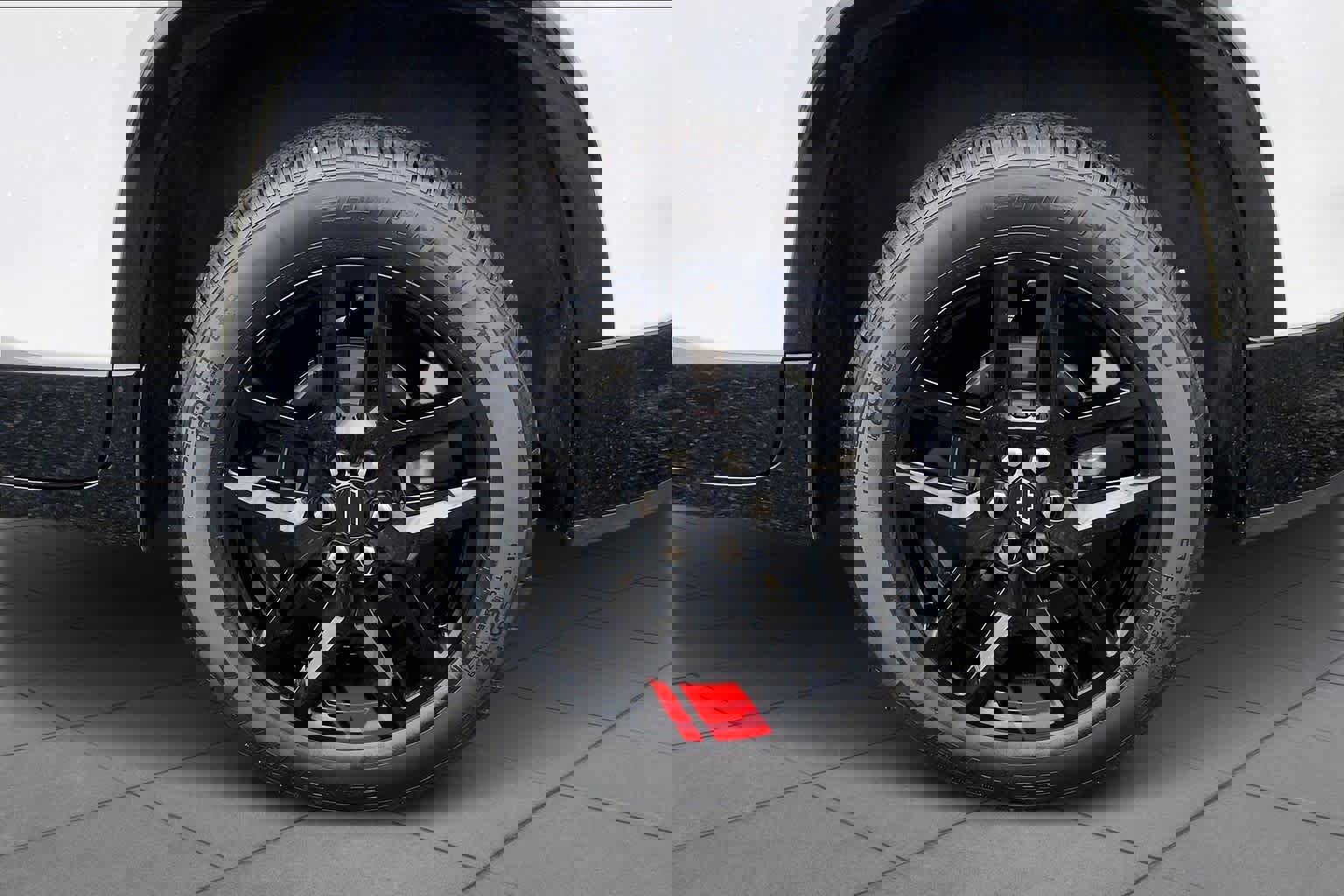 Used 2023 Chevrolet Traverse Premier w/ Redline Edition image 11