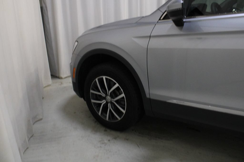 Used 2020 Volkswagen Tiguan SE AWD/4WD image 29