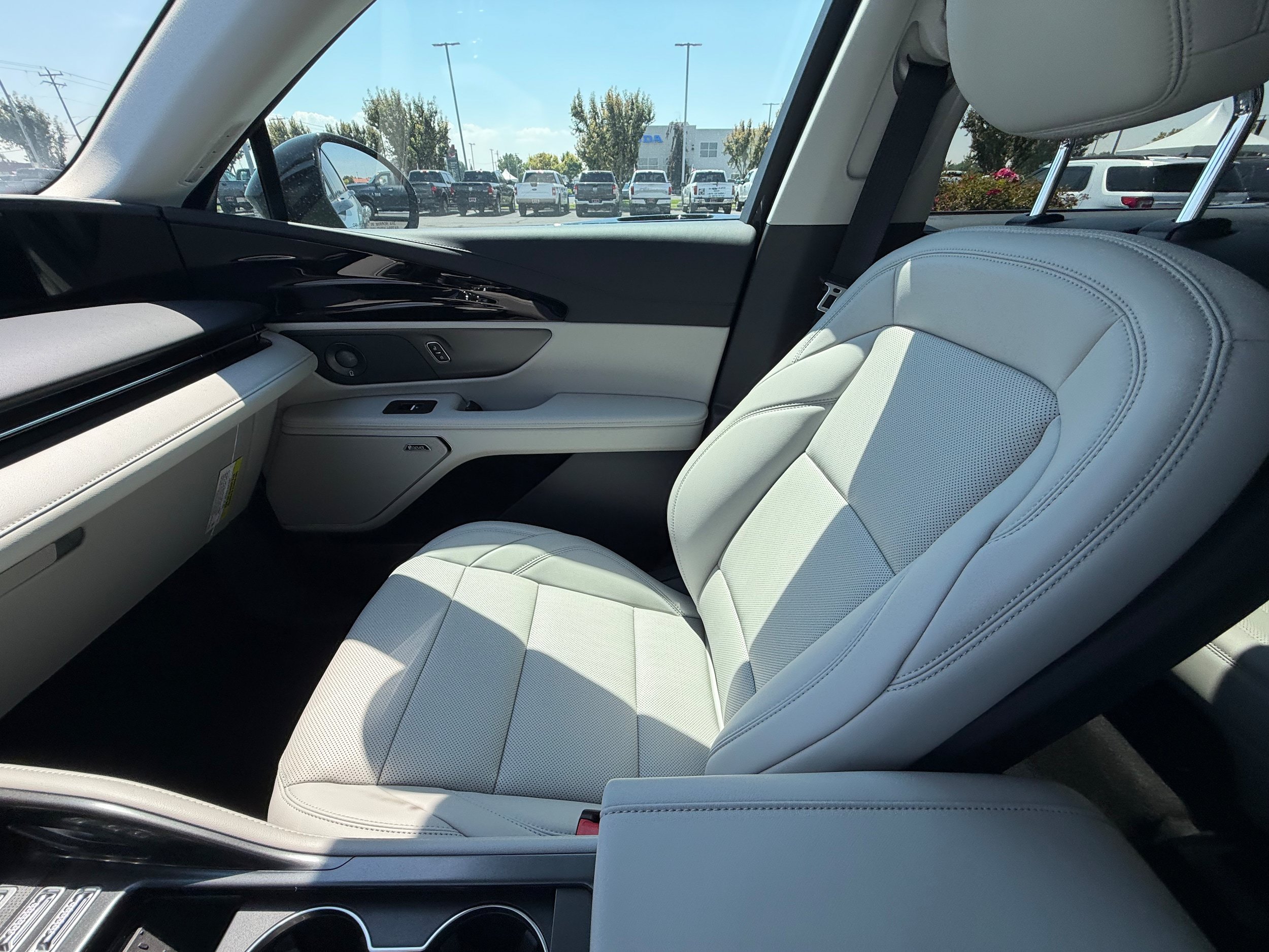 New 2026 Lincoln Nautilus Premier w/ Equipment Group 102A AWD/4WD image 31