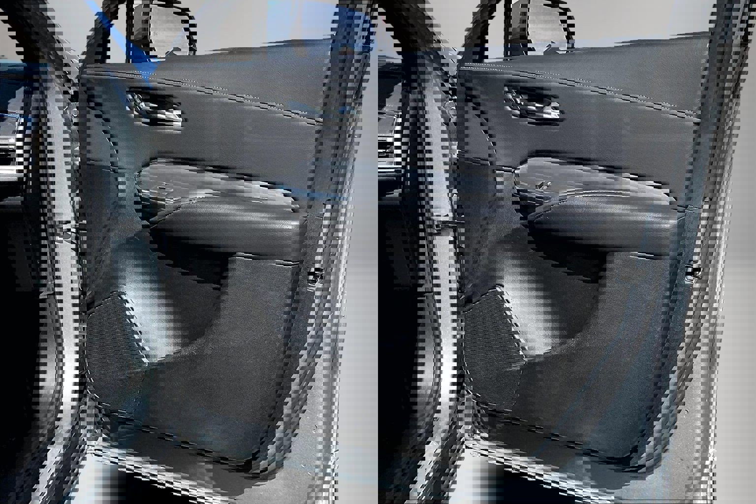 Used 2024 Cadillac XT4 Premium Luxury image 28