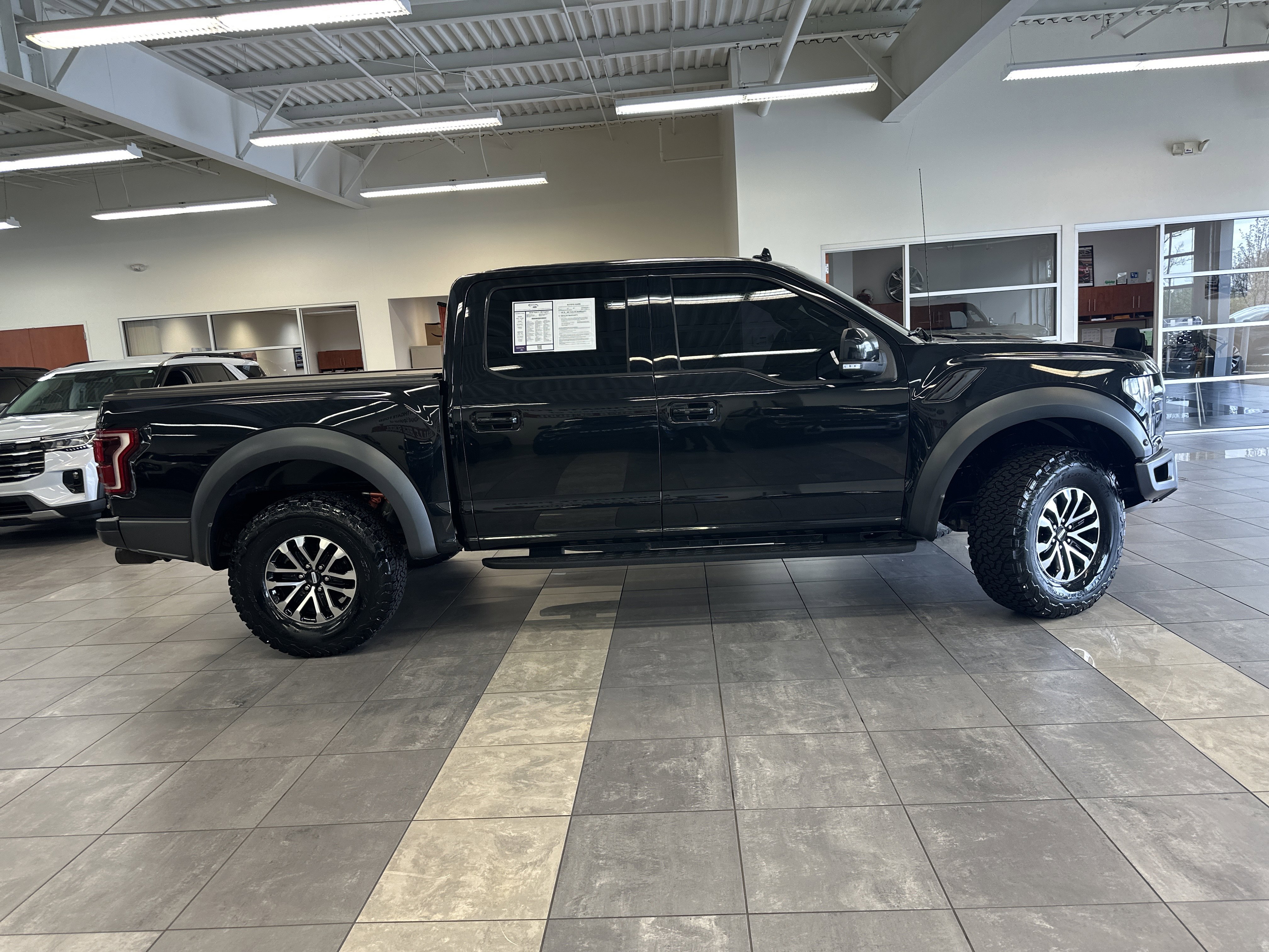 Used 2019 Ford F150 Raptor w/ Equipment Group 802A Luxury AWD/4WD image 12