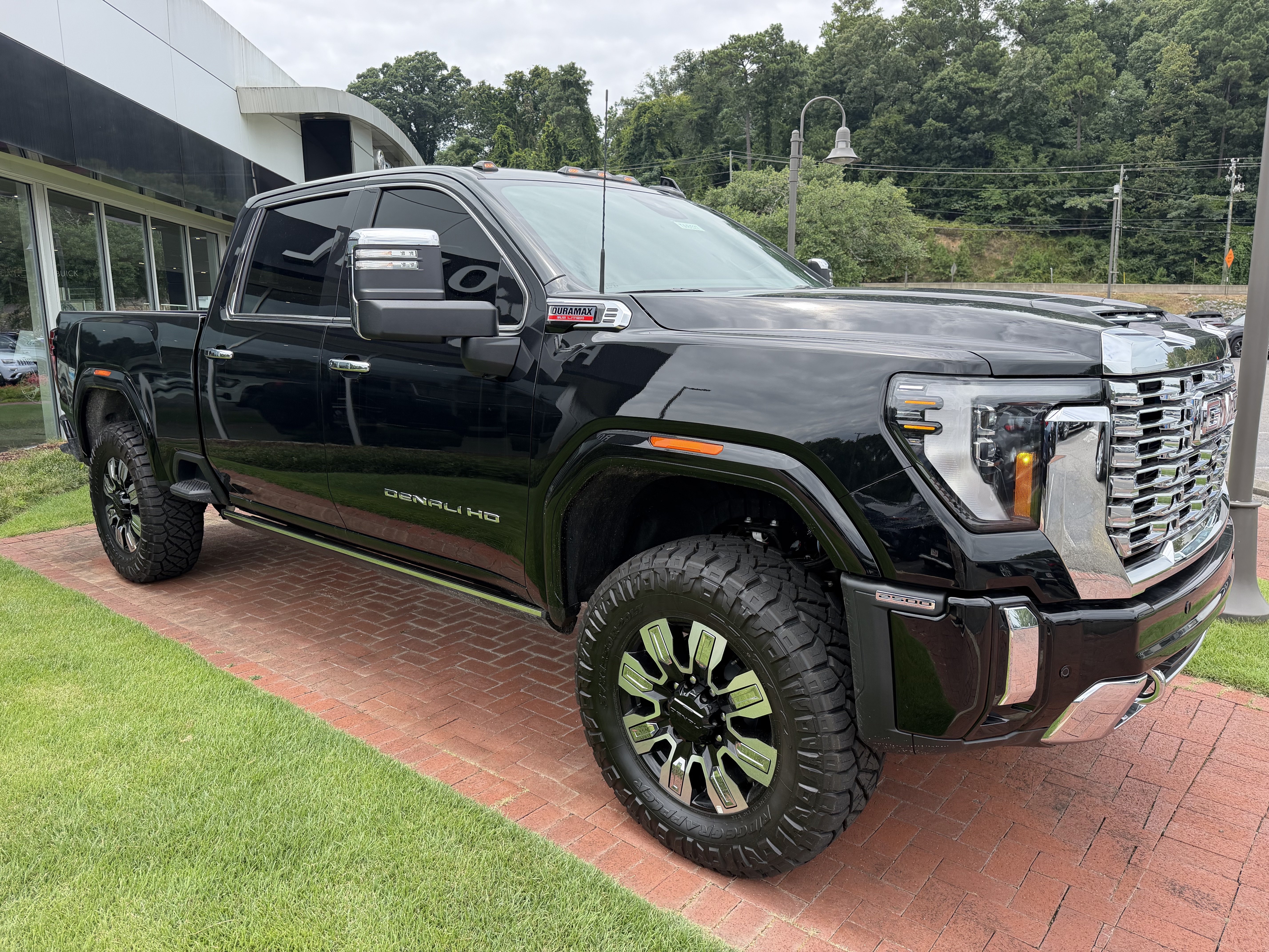 New 2026 GMC Sierra 2500 Denali w/ Denali Reserve Package AWD/4WD image 3