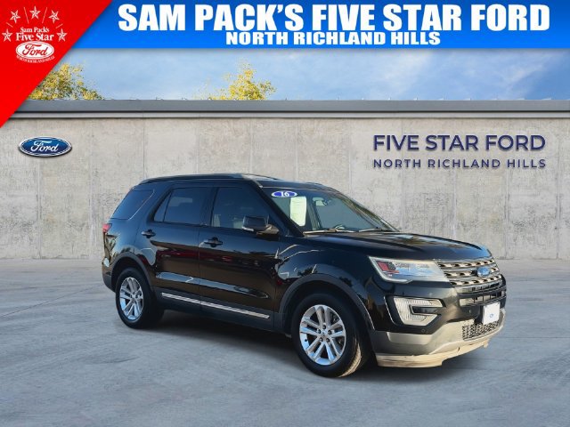 Used 2016 Ford Explorer XLT w/ Equipment Group 202A FWD image 2