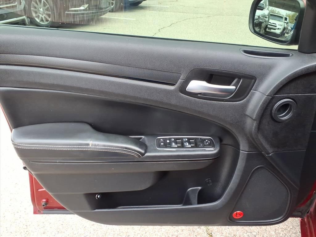 Used 2014 Chrysler 300 S image 14