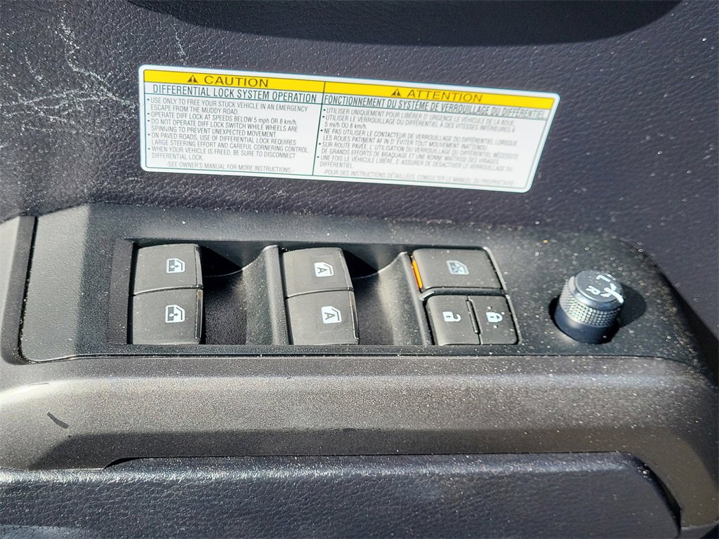 Used 2019 Toyota Tacoma TRD Off-Road w/ Technology Package image 12