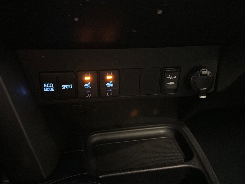 Used 2016 Toyota RAV4 SE image 27