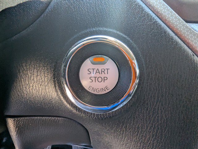 Used 2020 Nissan Pathfinder SL AWD/4WD image 17