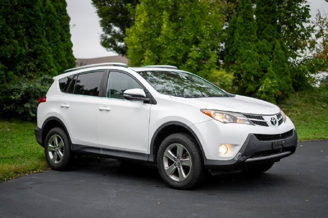 Used 2015 Toyota RAV4 XLE FWD image 3