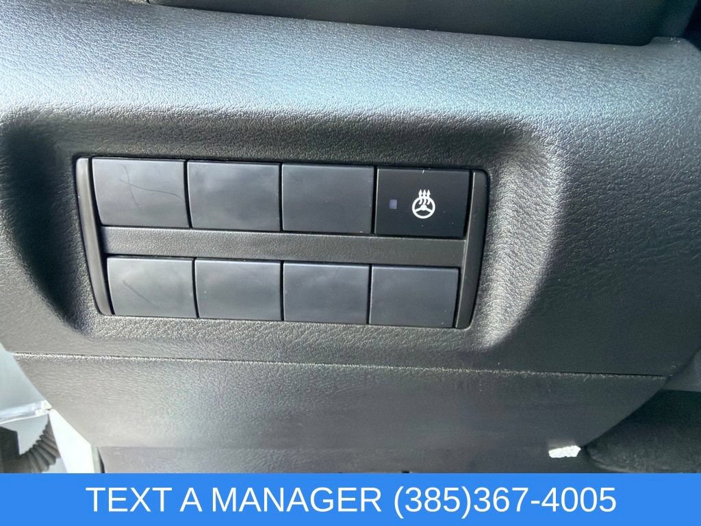 Used 2023 Nissan Kicks SR w/ SR Premium Package FWD image 22