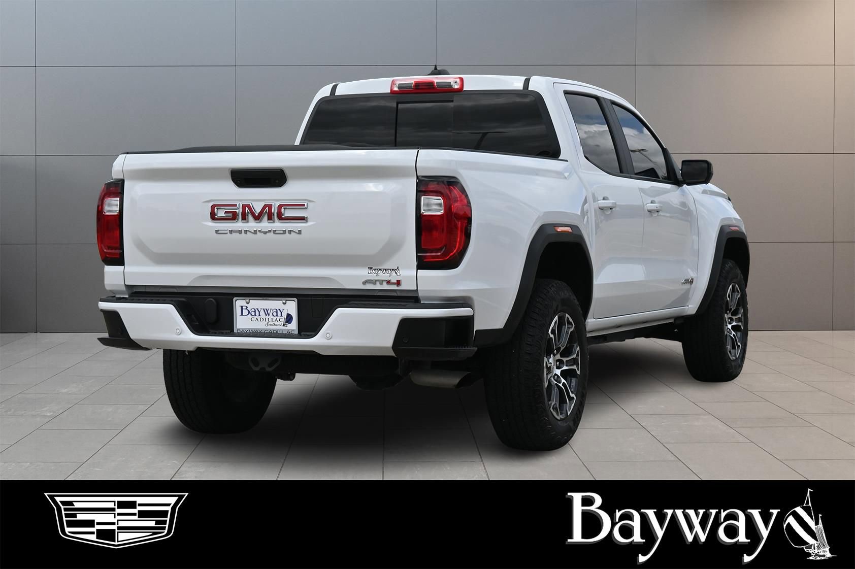 Used 2024 GMC Canyon AT4 w/ Technology Package AWD/4WD image 5