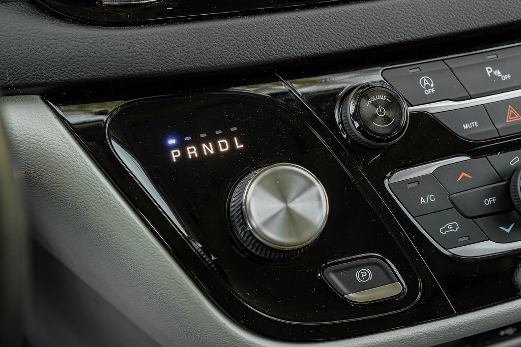 Used 2019 Chrysler Pacifica Touring-L image 34