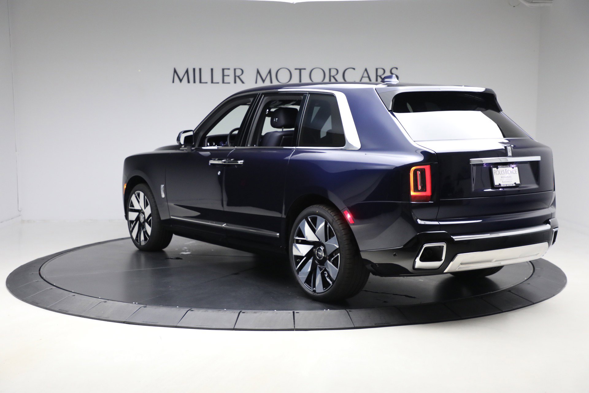 New 2026 Rolls-Royce Cullinan image 8