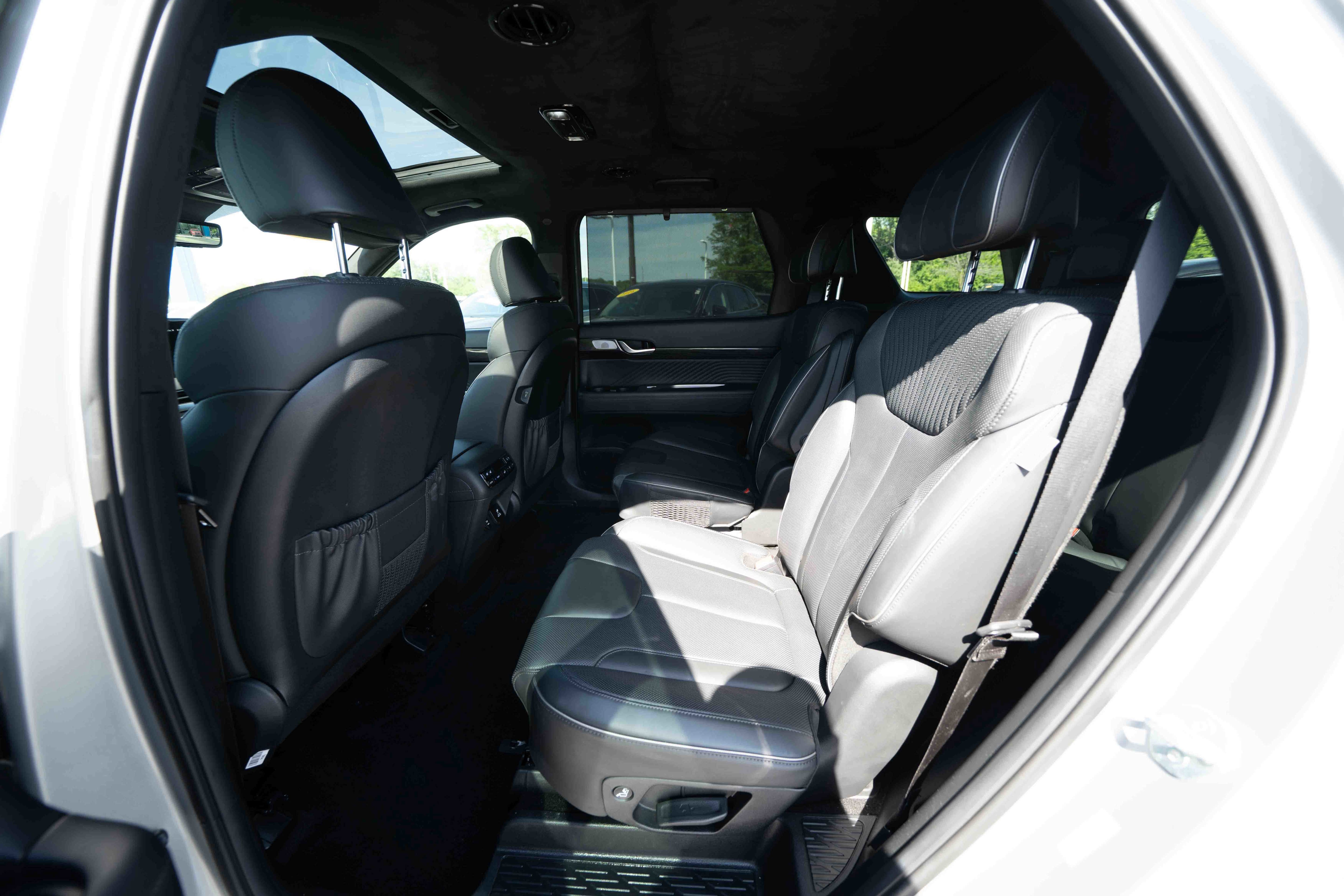 Used 2024 Hyundai Palisade Calligraphy AWD/4WD image 23