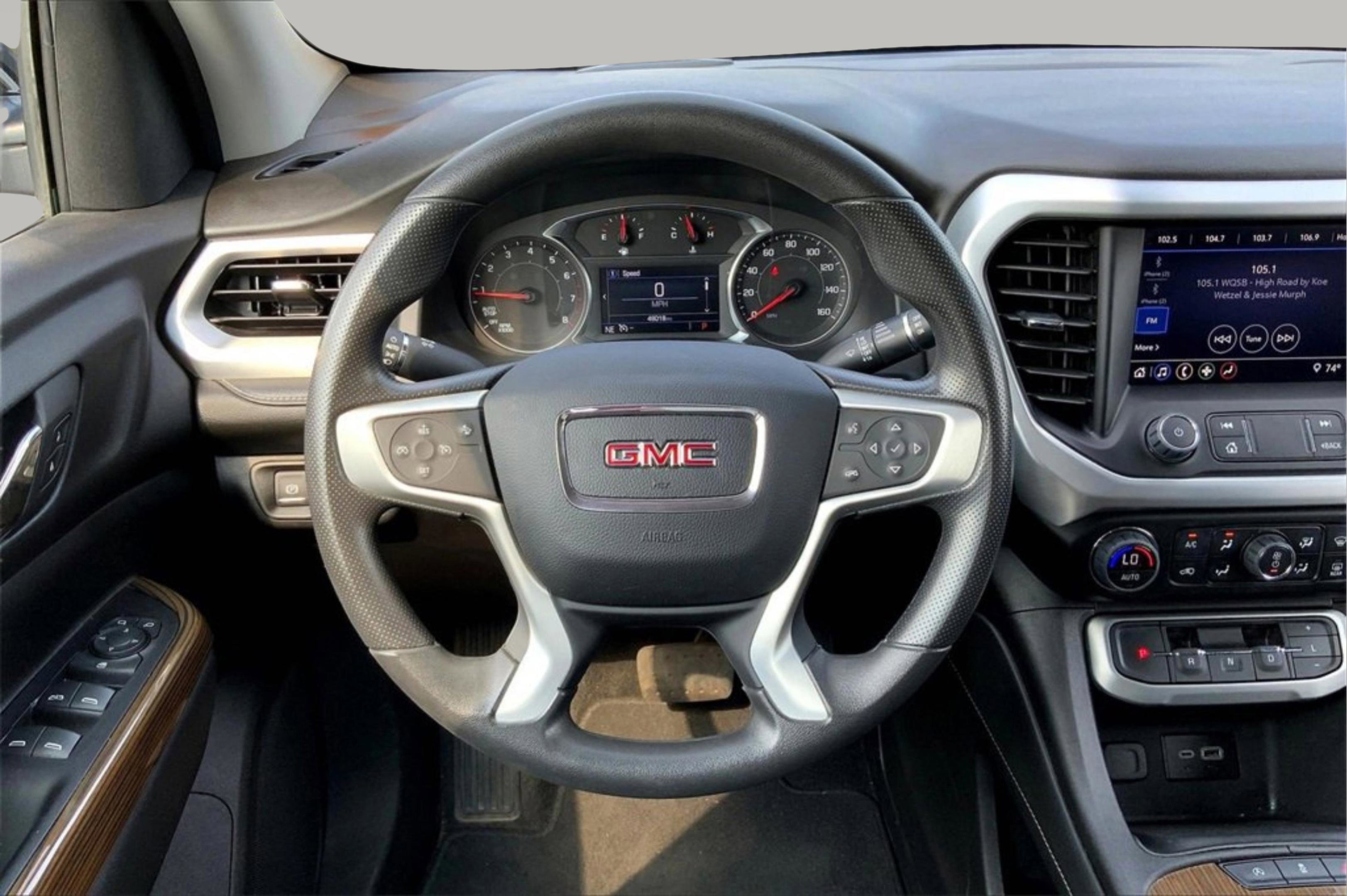 Used 2023 GMC Acadia SLE image 8