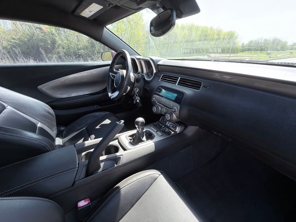 Used 2010 Chevrolet Camaro LT RWD image 15