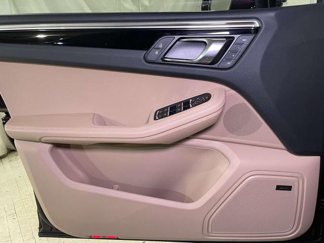 New 2026 Porsche Macan image 35