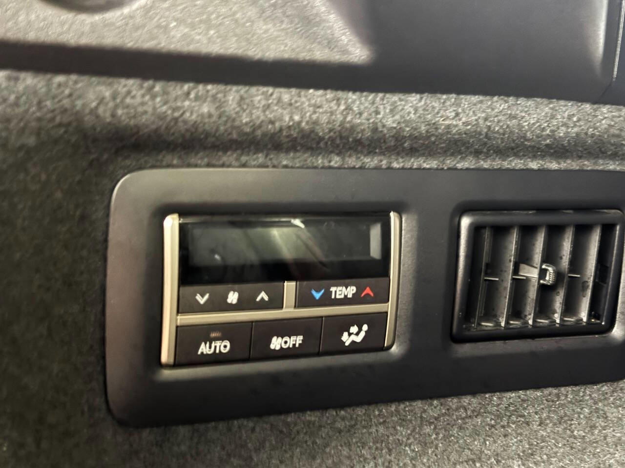 Used 2018 Lexus RX 450hL Luxury w/ Accessory Package image 15