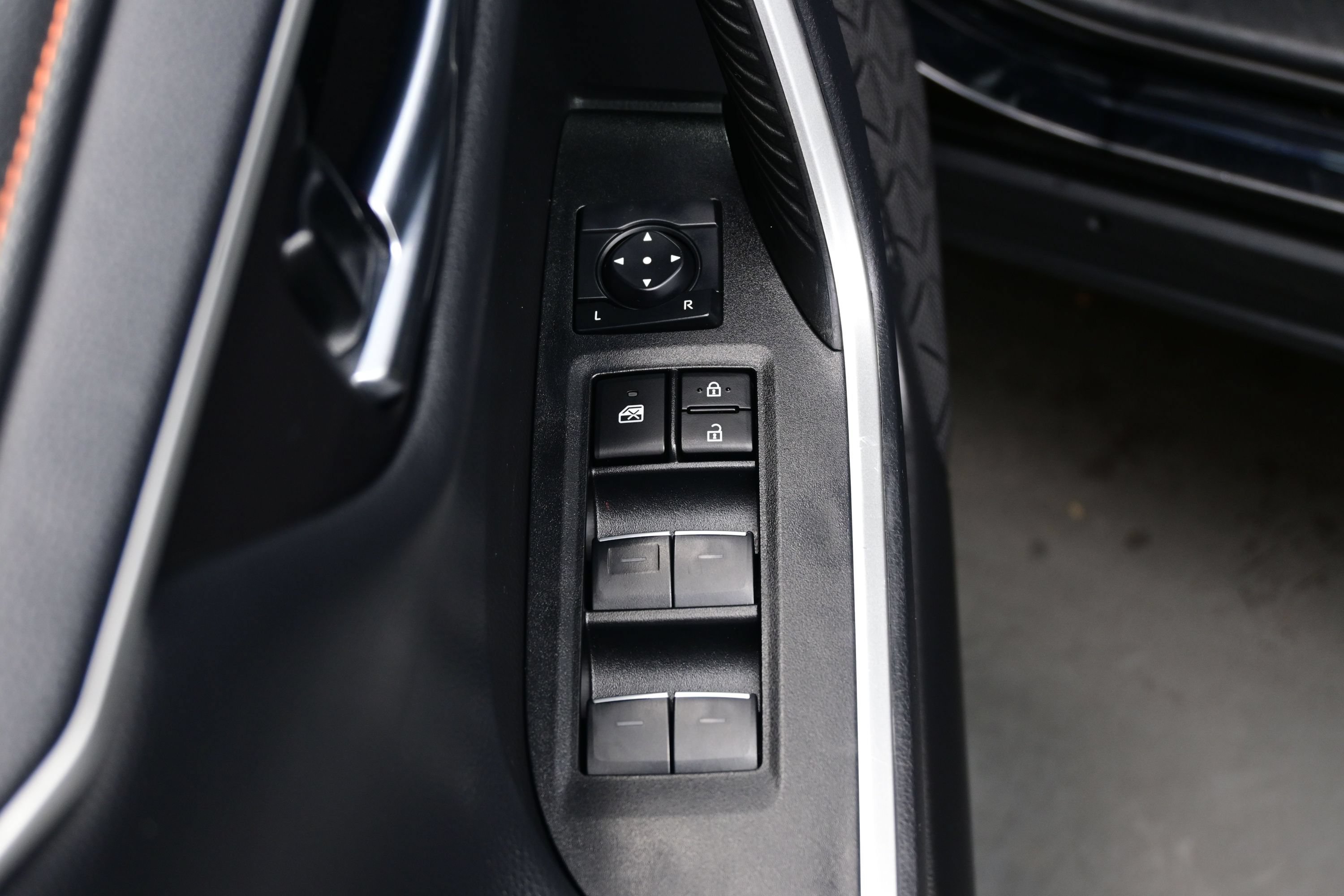 Used 2024 Toyota RAV4 Adventure AWD/4WD image 10