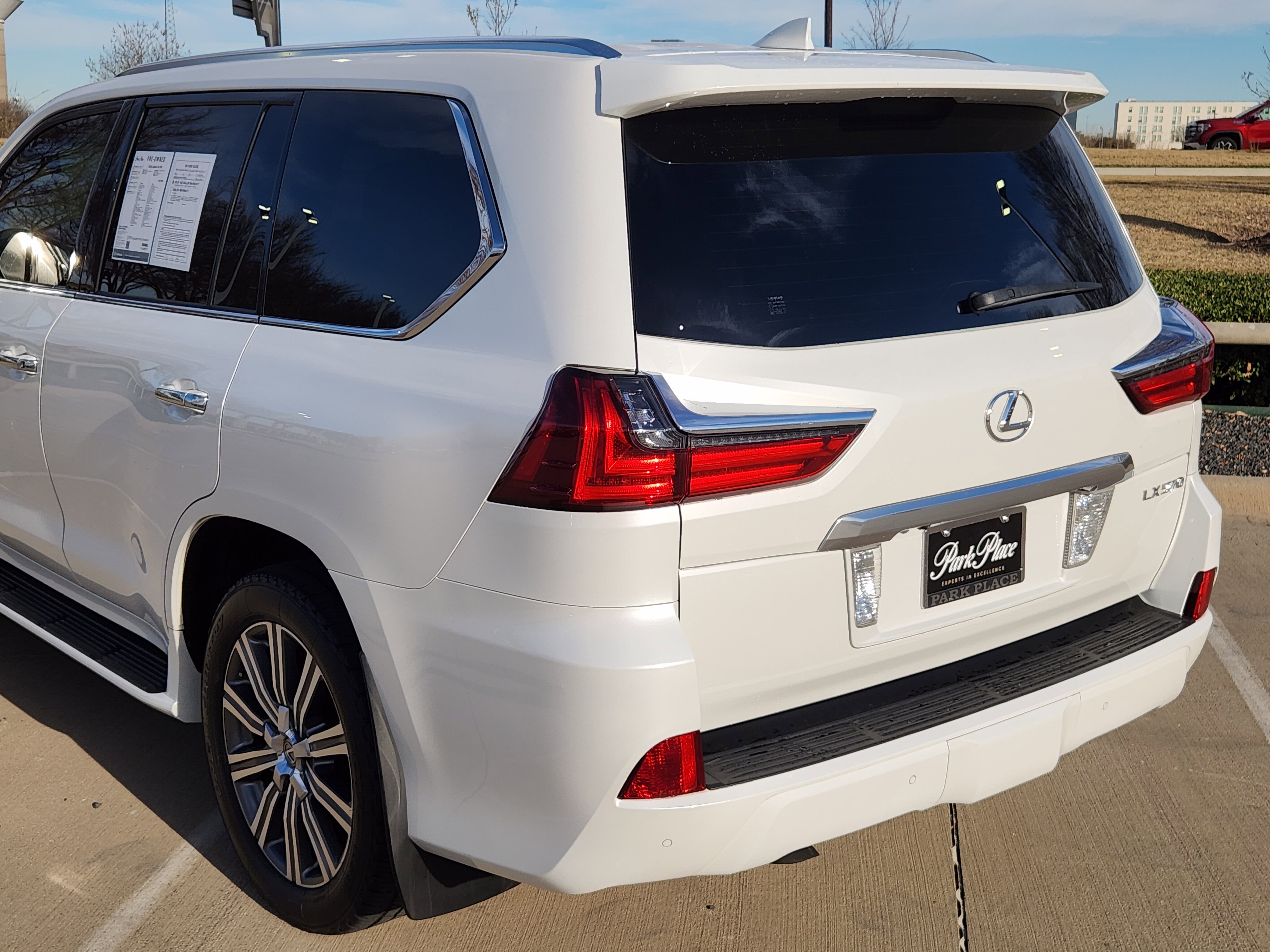 Used 2016 Lexus LX 570 4WD image 11