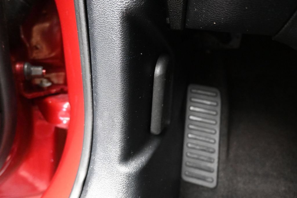 Used 2016 Ford Mustang Coupe RWD image 26