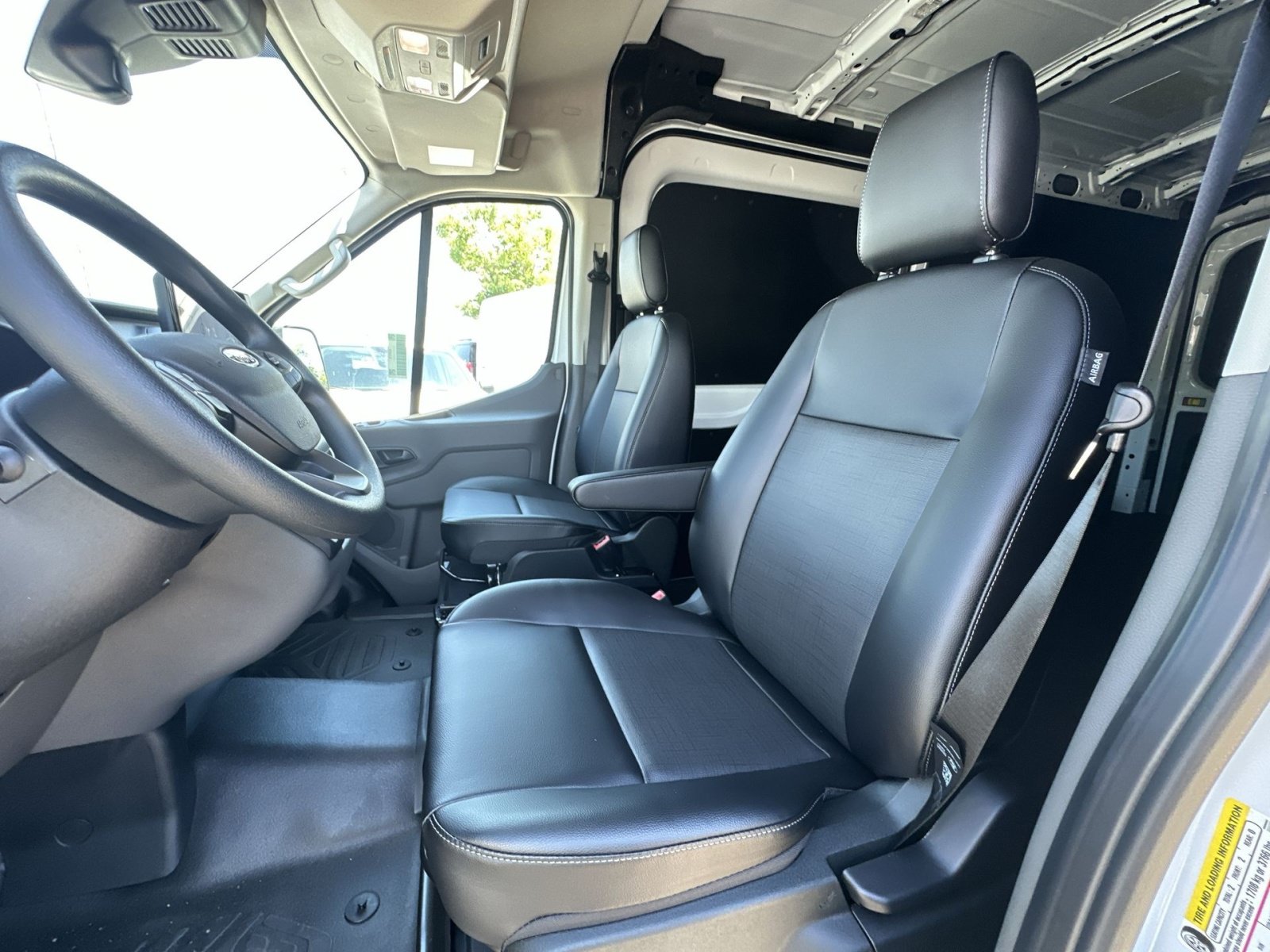 New 2026 Ford Transit 250 148 Medium Roof w/ Load Area Protection Package RWD image 21