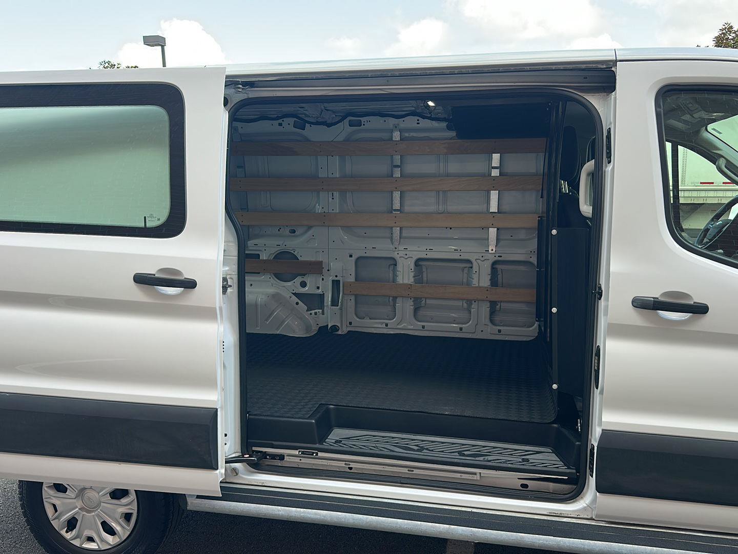 Certified 2025 Ford Transit 250 Low Roof w/ Exterior Upgrade Package RWD image 24
