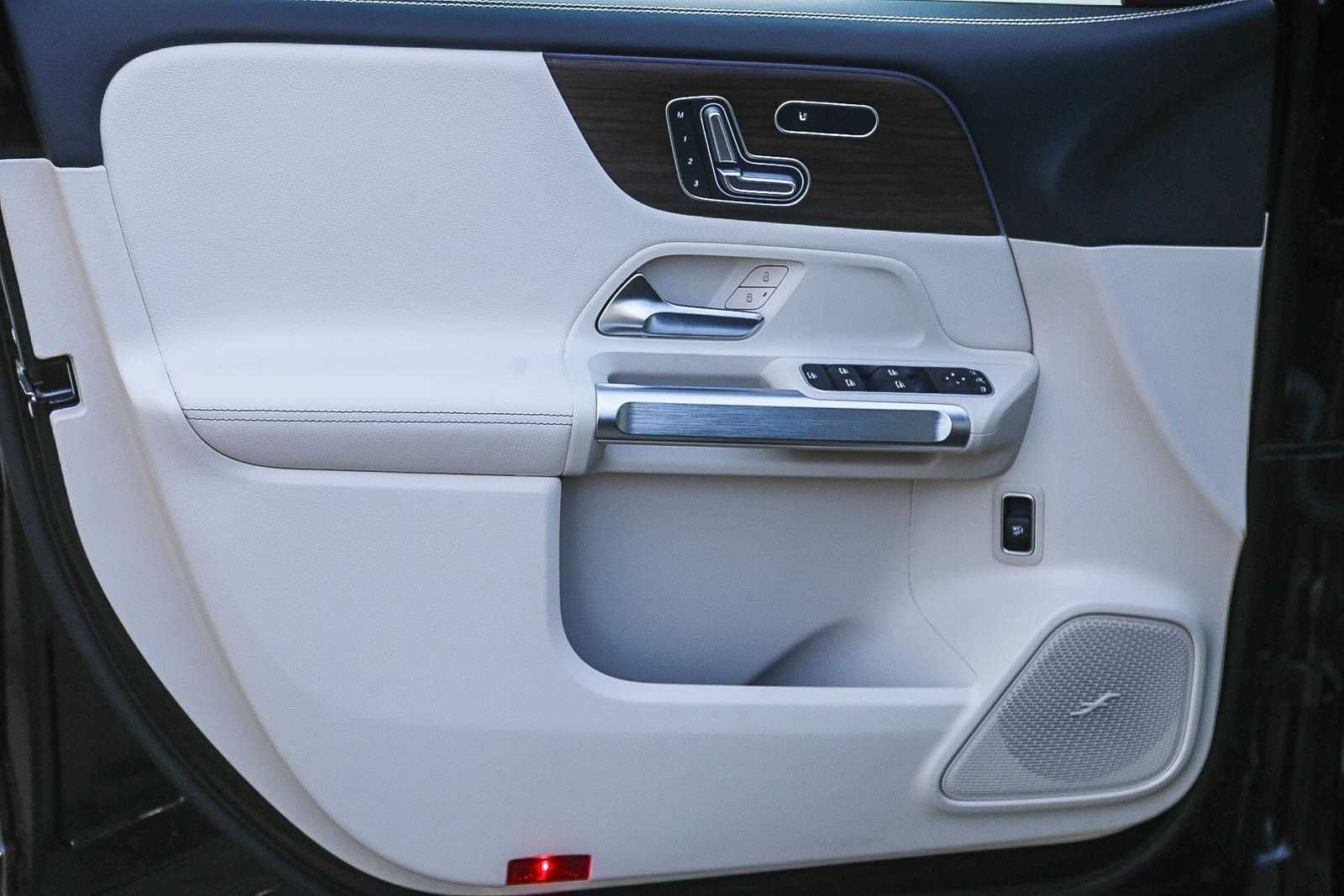 New 2026 Mercedes-Benz GLB 250 4MATIC image 20