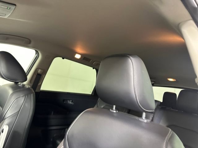 Used 2023 Nissan Pathfinder SL image 12