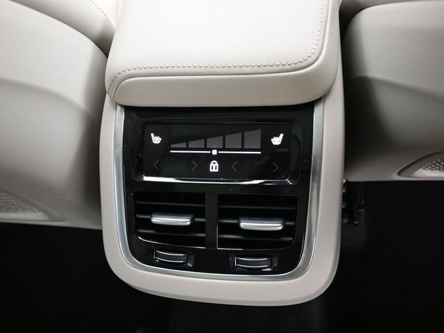 Used 2023 Volvo XC60 B6 Ultimate w/ Protection Package Premier image 36