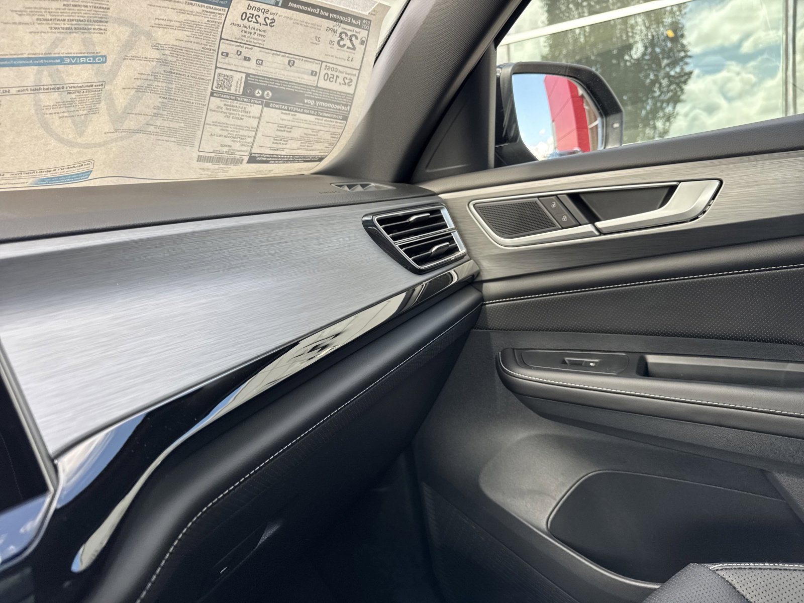 New 2026 Volkswagen Atlas Cross Sport SE image 24