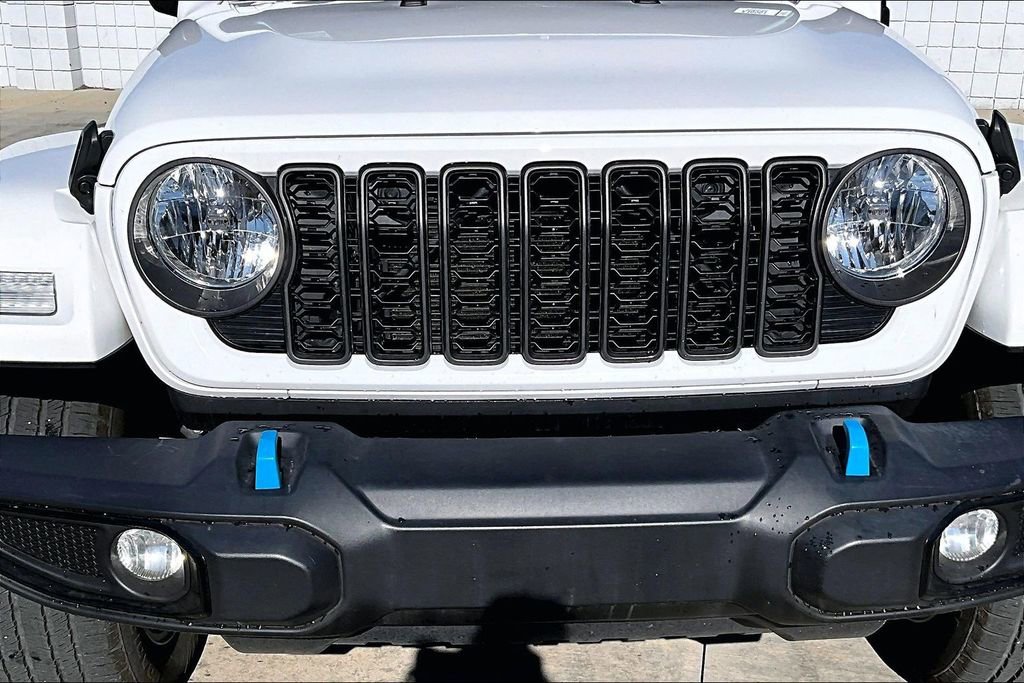 Used 2024 Jeep Wrangler Unlimited image 28