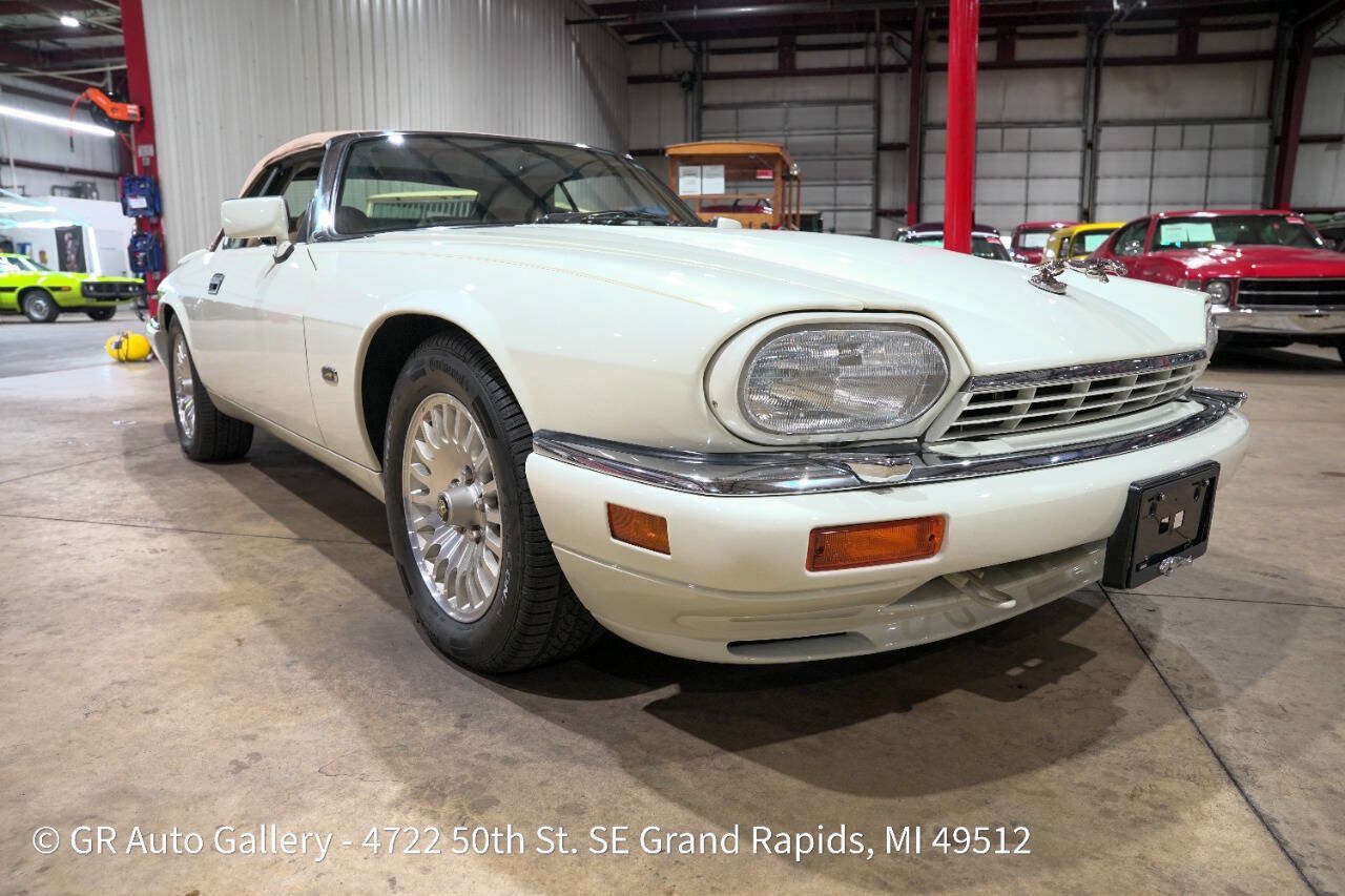 Used 1995 Jaguar XJS V12 Convertible RWD image 26