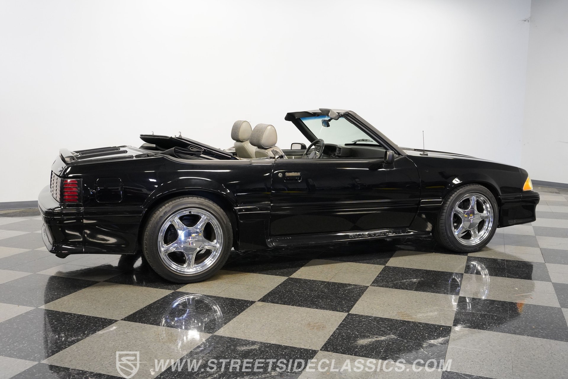 Used 1989 Ford Mustang GT RWD image 14