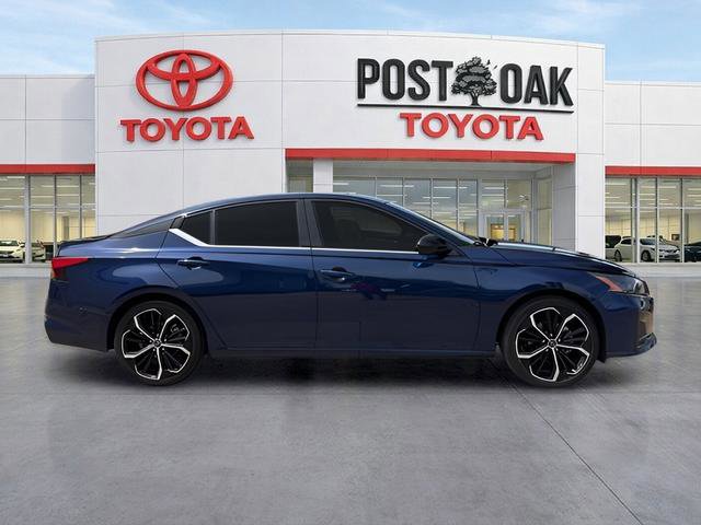 Used 2023 Nissan Altima 2.5 SR FWD image 4