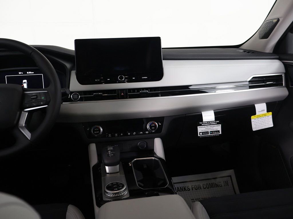 New 2025 Mitsubishi Outlander SE AWD/4WD image 38