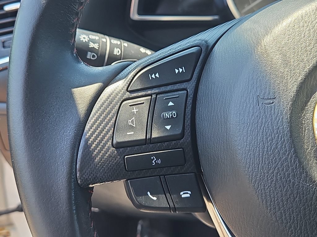 Used 2014 MAZDA MAZDA3 s Touring FWD image 23