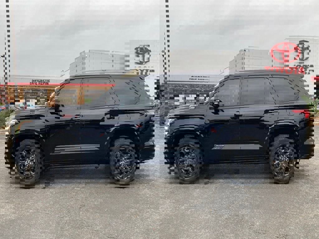 Certified 2023 Toyota Sequoia Platinum image 7