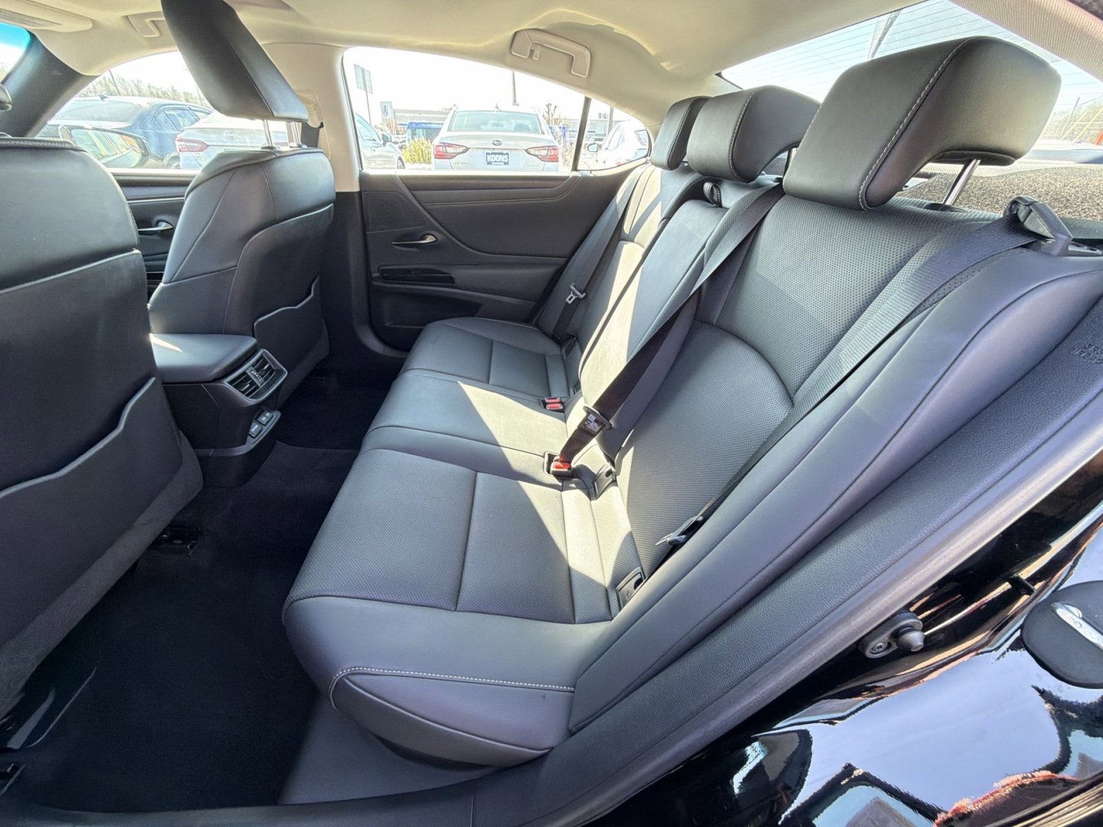 Used 2022 Lexus ES 300h w/ Premium Package image 24