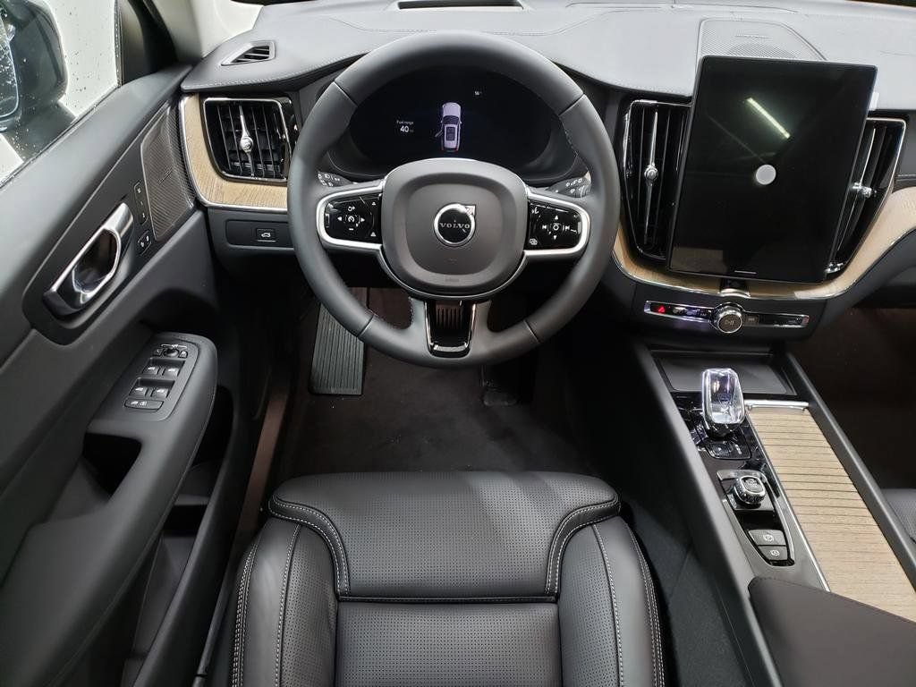 New 2026 Volvo XC60 B5 Ultra w/ Protection Package Premier AWD/4WD image 10