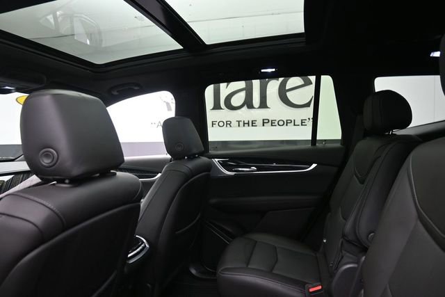 Used 2024 Cadillac XT6 Premium Luxury w/ Technology Package AWD/4WD image 25