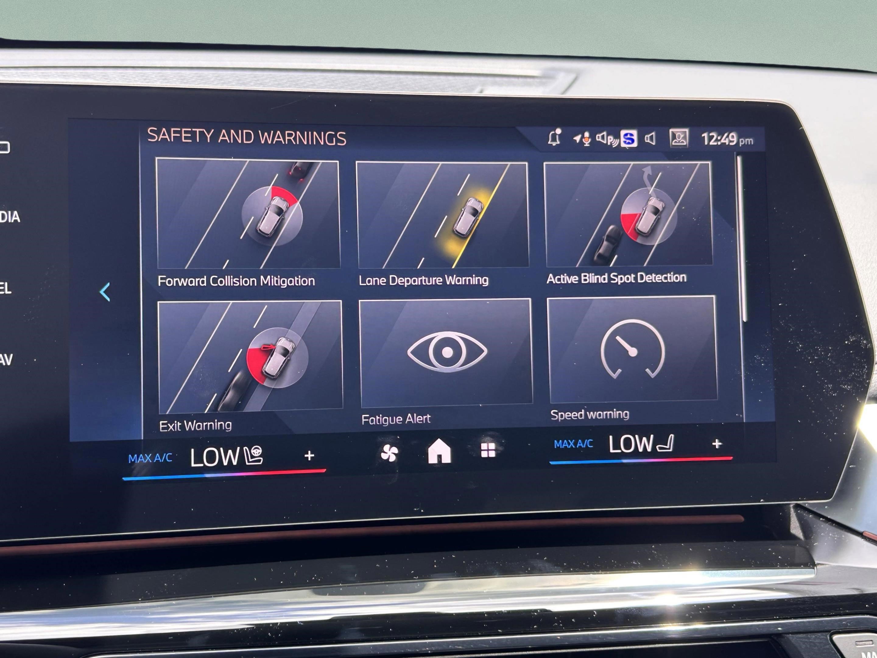 Used 2025 BMW X1 xDrive28i w/ Technology Package image 18