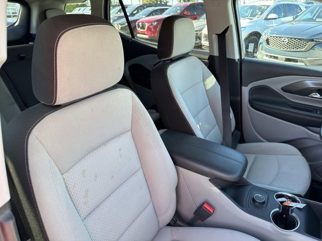 Used 2024 GMC Terrain SLE image 16